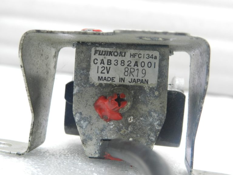 Mitsubishi Outlander III gaisa kondicionētājs AC cauruļvadu solenoīda vārsts 7815A958