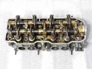 Mitsubishi 2.0 80KW 1987-1992 Cilindra galva ar sadales vārpstām MD104802