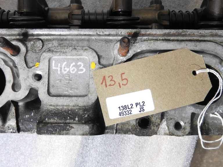 Mitsubishi 2.0 80KW 1987-1992 Cilindra galva ar sadales vārpstām MD104802