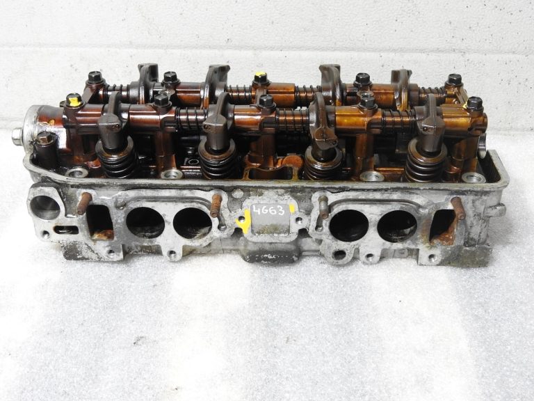 Mitsubishi 2.0 80KW 1987-1992 Cilindra galva ar sadales vārpstām MD104802