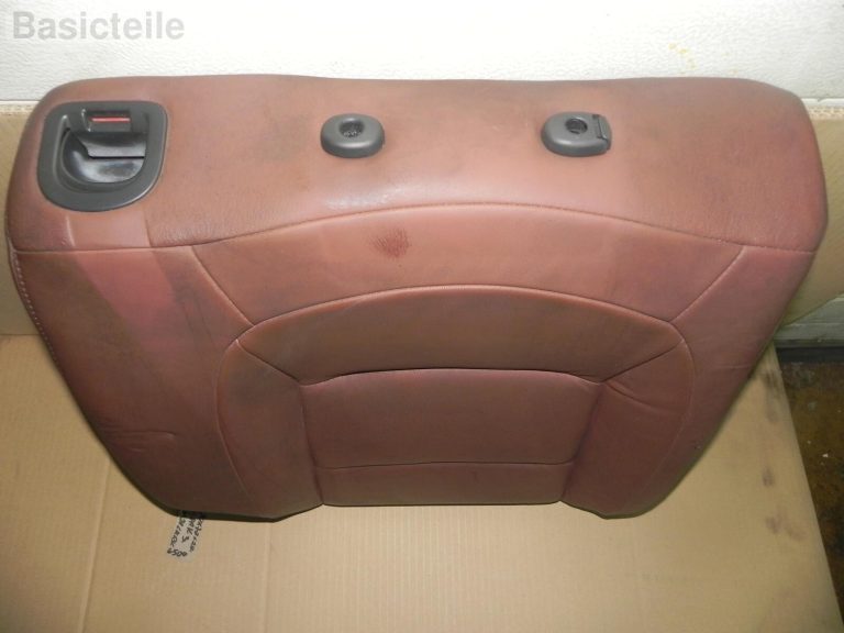 Nissan Qashqai ādas aizmugurējā labās puses sēdekļa sānu daļa atzveltne brūna