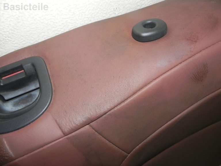 Nissan Qashqai ādas aizmugurējā labās puses sēdekļa sānu daļa atzveltne brūna