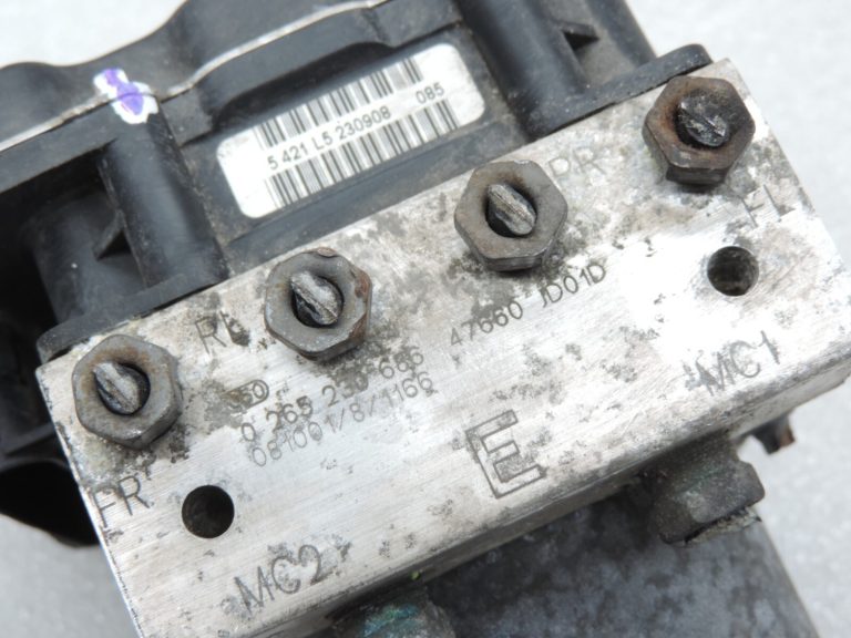 Nissan Qashqai J10 ABS sūknis 47660JD77A 47660JD01D 0265230686 88925U0156