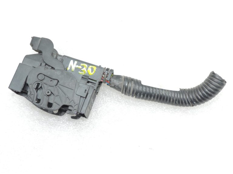 Nissan Qashqai J10 ABS sūkņa savienotājs 47660JD77A 47660JD01D 0265230686 88925U0156