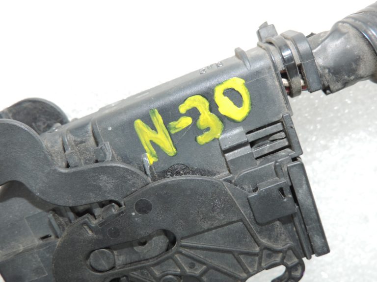 Nissan Qashqai J10 ABS sūkņa savienotājs 47660JD77A 47660JD01D 0265230686 88925U0156