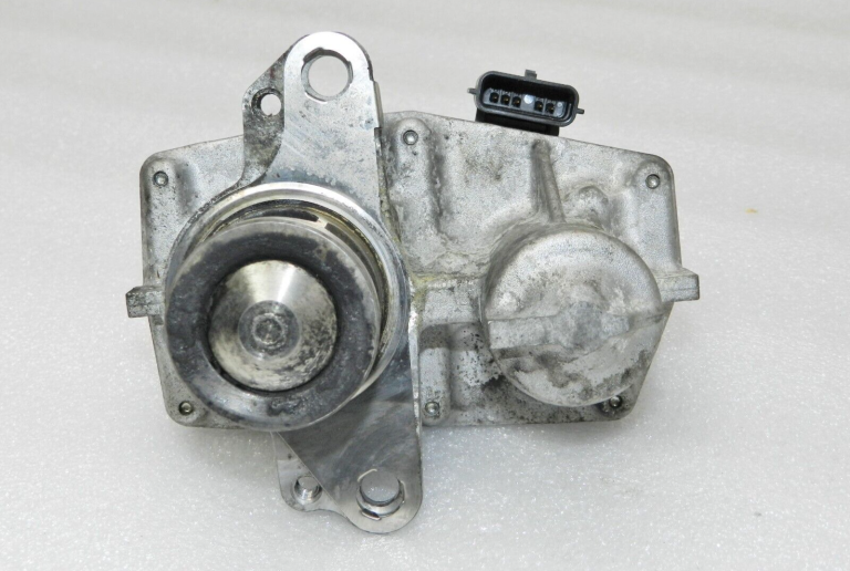 Oriģinālais Nissan Qashqai J11 1.6 DCi izplūdes gāzu recirkulācijas EGR vārsts 1471000Q1B, 147109816R