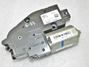 Nissan Qashqai II (J11) jumta pārsega motors 1999-1070449, 3M23777F oriģināls
