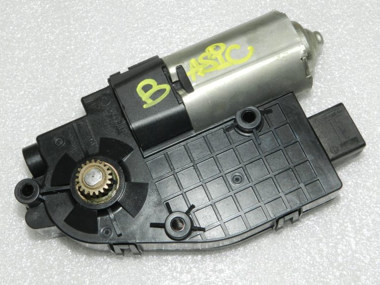 Nissan Qashqai II (J11) jumta pārsega motors 1999-1070449, 3M23777F oriģināls