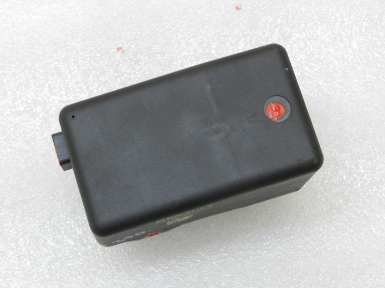 Nissan Qashqai J11 stūres slēdzene aizdedzes slēdzene stūres bloķētājs 487004553R