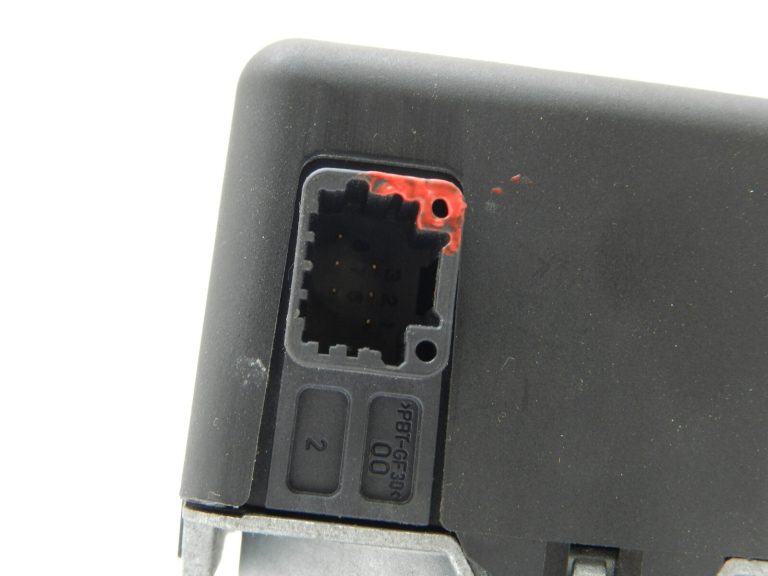 Nissan Qashqai J11 stūres slēdzene aizdedzes slēdzene stūres bloķētājs 487004553R