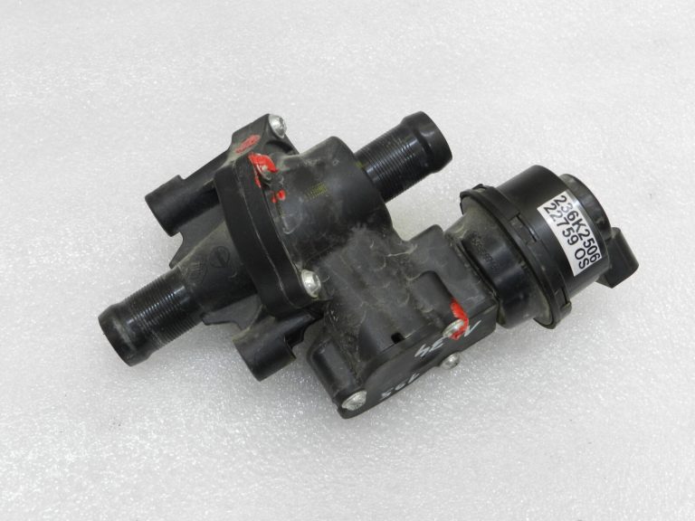 Nissan Qashqai J11 1.3i Turbo HR13DDT Ūdens vārsts Ūdens kontrole Ūdens vārsts Ūdens vārsts