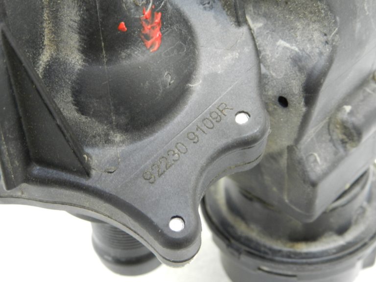 Nissan Qashqai J11 1.3i Turbo HR13DDT Ūdens vārsts Ūdens kontrole Ūdens vārsts Ūdens vārsts