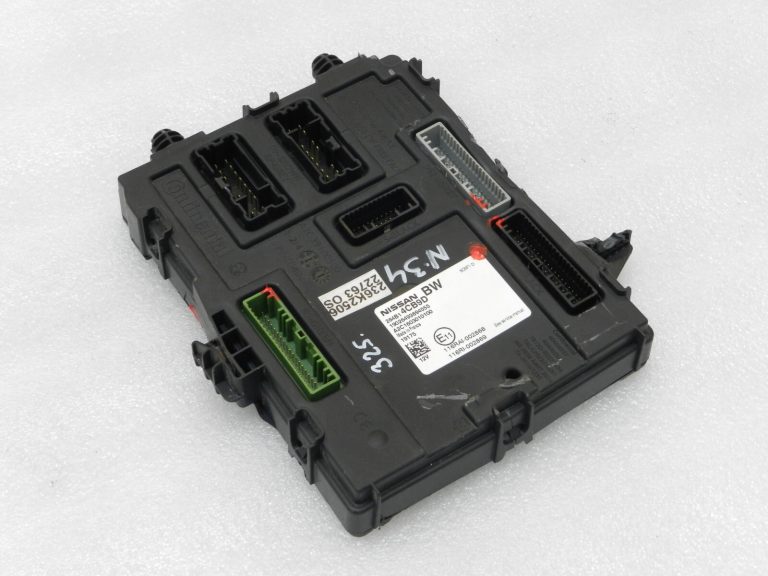 Nissan Qashqai J11 virsbūves vadības modulis BCM vadības bloks 284B14CB9D