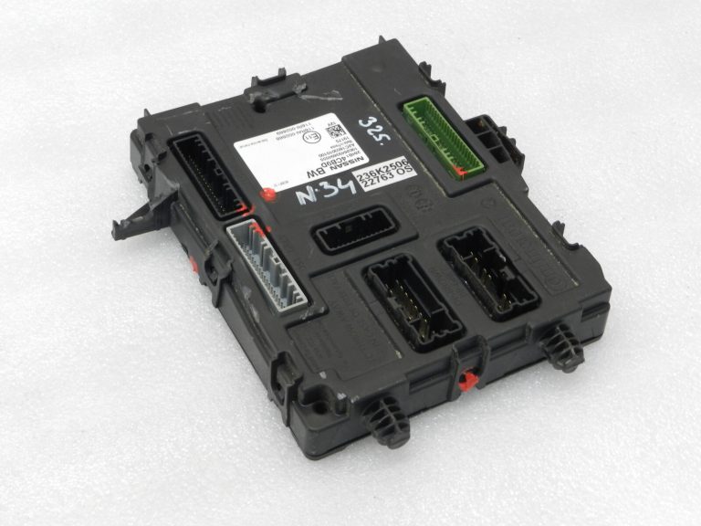 Nissan Qashqai J11 virsbūves vadības modulis BCM vadības bloks 284B14CB9D