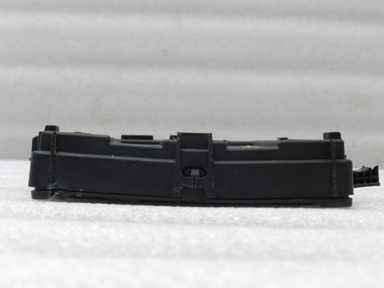 Nissan Qashqai J11 virsbūves vadības modulis BCM vadības bloks 284B14CB9D