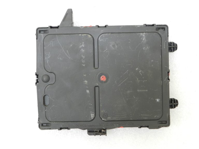 Nissan Qashqai J11 virsbūves vadības modulis BCM vadības bloks 284B14CB9D