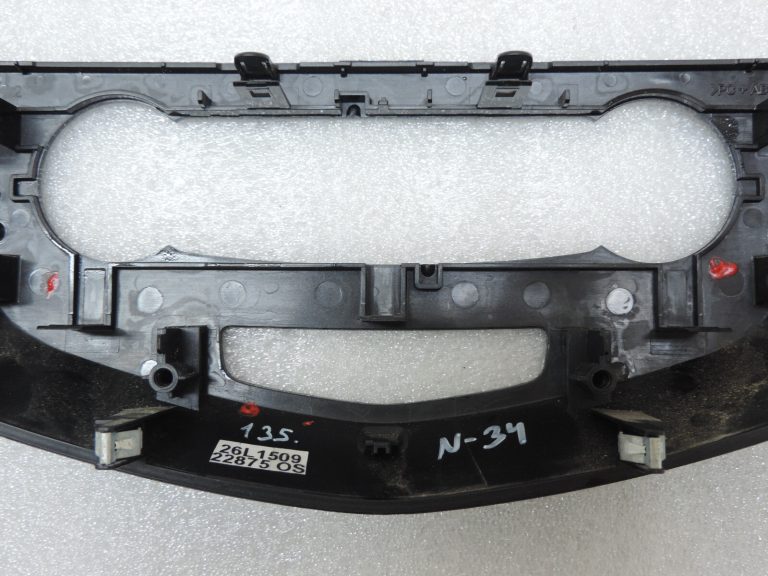 Nissan Qashqai J11 instrumentu paneļa klimata kontroles paneļa pārsegs spīdīgi melns