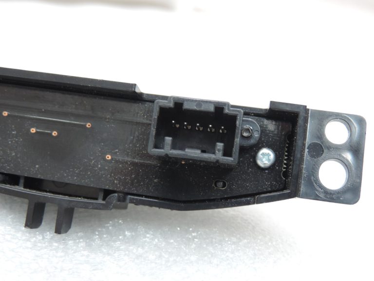 Nissan Qashqai J11 pasažieru drošības spilvena indikatora gaisma 250204EA0A