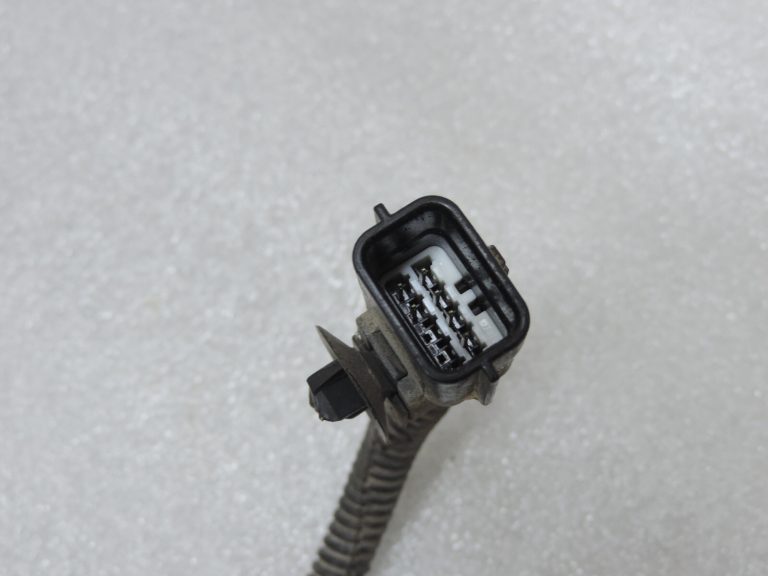Nissan Qashqai J11 Aizmugurējā PDC stāvvietas palīgierīces instalācija ar sensoru 24093HV01A