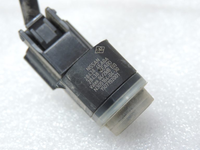 Nissan Qashqai J11 Aizmugurējā PDC stāvvietas palīgierīces instalācija ar sensoru 24093HV01A