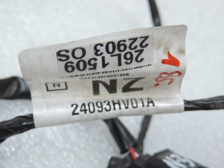Nissan Qashqai J11 Aizmugurējā PDC stāvvietas palīgierīces instalācija ar sensoru 24093HV01A
