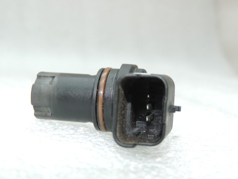 Renault M9R V9X 2.0 3.0 dCi sadales vārpstas sensors 2373100Q0C