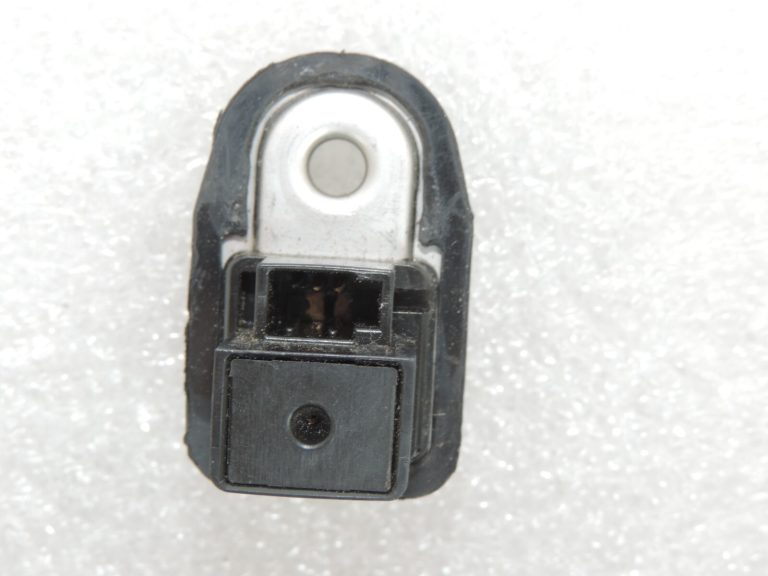 Oriģināls Nissan X-Trail T31 durvju kontaktu slēdzis 25360AD000 25360-AD000