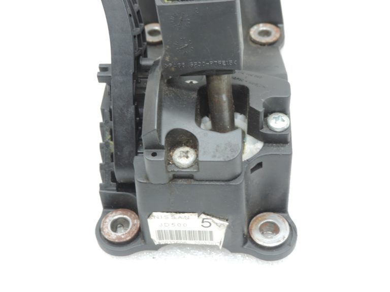Oriģinālā Nissan X-Trail T31 pārnesumu svira 6 pakāpju manuālā pārnesumkārba 34101JD500