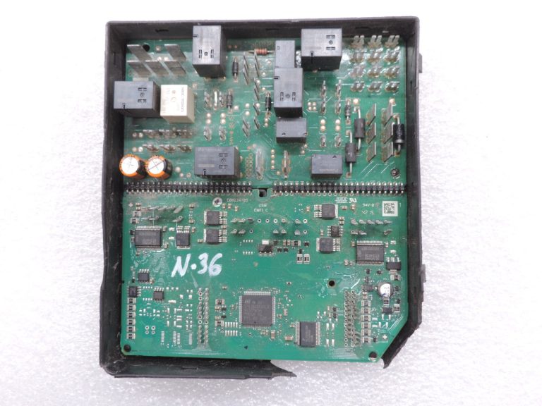 Nissan X-Trail T32 IPDM moduļa vadības bloka rezerves daļas shēmas plate 284B74CE0A