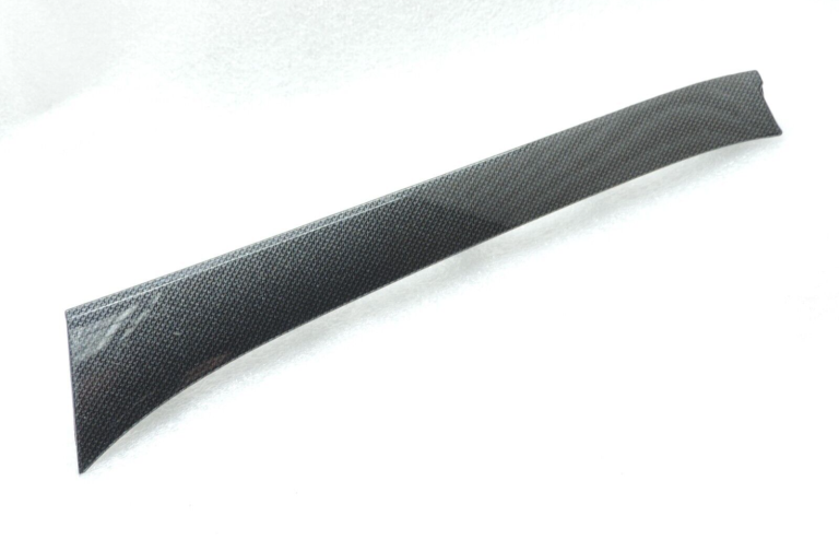 Nissan X-Trail T32 instrumentu paneļa vāka apdare labajā pusē 684114BA1A