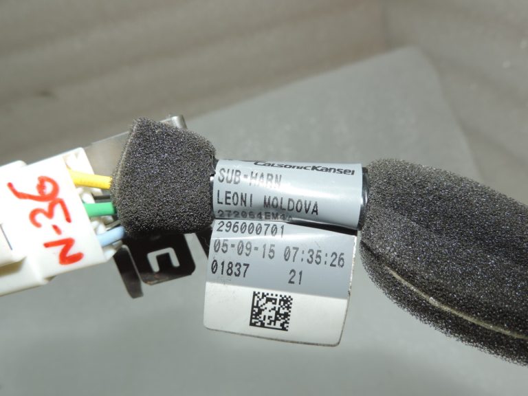 Nissan X-Trail T32 papildu sildītāja instalācijas savienotājs 272064BA2A 272064EM4A