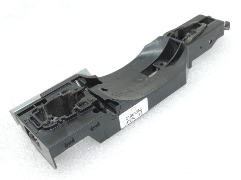 Oriģinālais Nissan Qashqai II (J11) Durvju roktura rāmis priekšējais aizmugurējais labais 806105FD0B