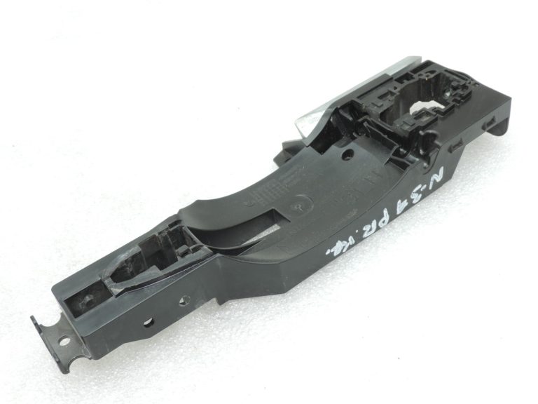 Oriģinālais Nissan Qashqai II (J11) Durvju roktura rāmis priekšējais aizmugurējais kreisais 806115FD0B