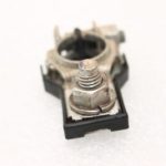 Nissan Qashqai 1.2 DiG-T akumulatora pozitīvā termināla savienojuma spaile 243407F003