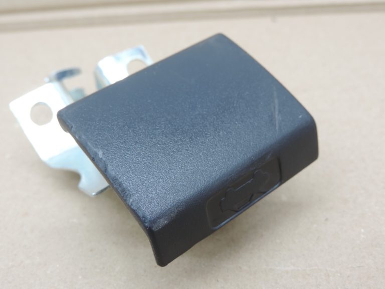 Oriģinālā Nissan Navara II D40 dzinēja pārsega atvēršanas svira 656214X00A 65621-4X00A
