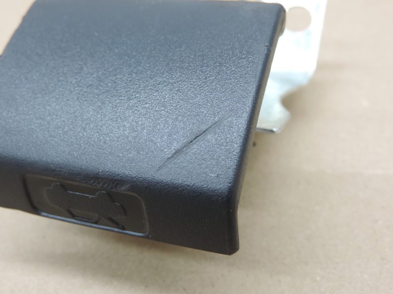 Oriģinālā Nissan Navara II D40 dzinēja pārsega atvēršanas svira 656214X00A 65621-4X00A