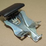 Oriģinālā Nissan Navara II D40 dzinēja pārsega atvēršanas svira 656214X00A 65621-4X00A