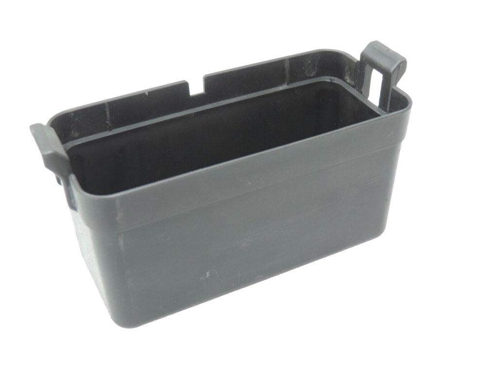 Nissan Navara II D40 3.0 dCi 3Relay box engine compartment connection cover 24382EB320