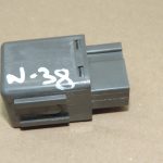 Oriģināls Nissan Navara II D40 Elektriskā logu regulatora relejs 2-polu 24330C9900