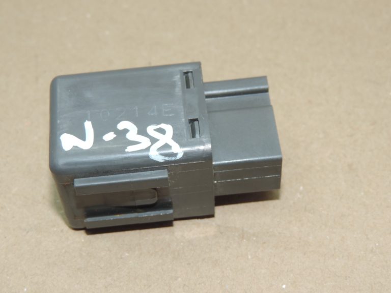 Oriģināls Nissan Navara II D40 Elektriskā logu regulatora relejs 2-polu 24330C9900