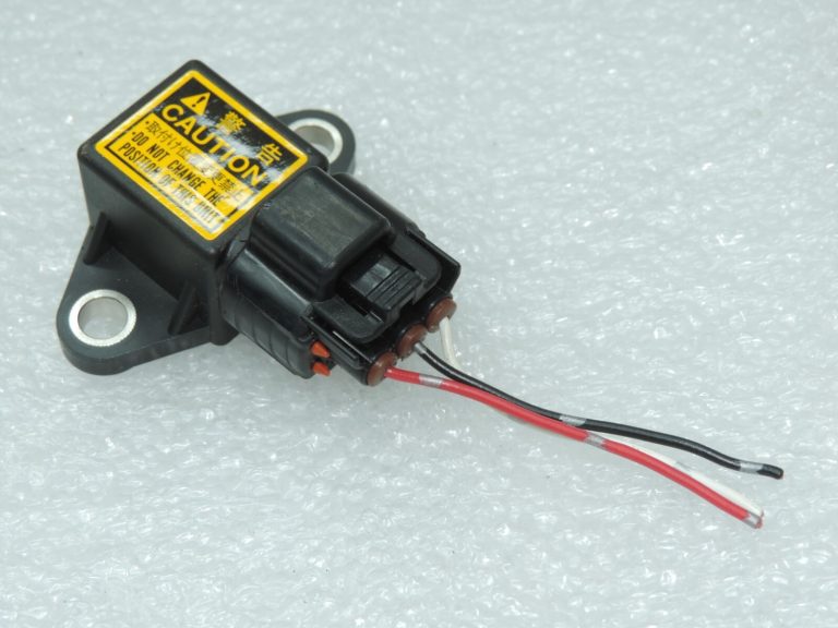 Oriģinālais Nissan Navara II D40 3.0 dCi 4×4 virsbūves slīpuma leņķa slīpuma sensors