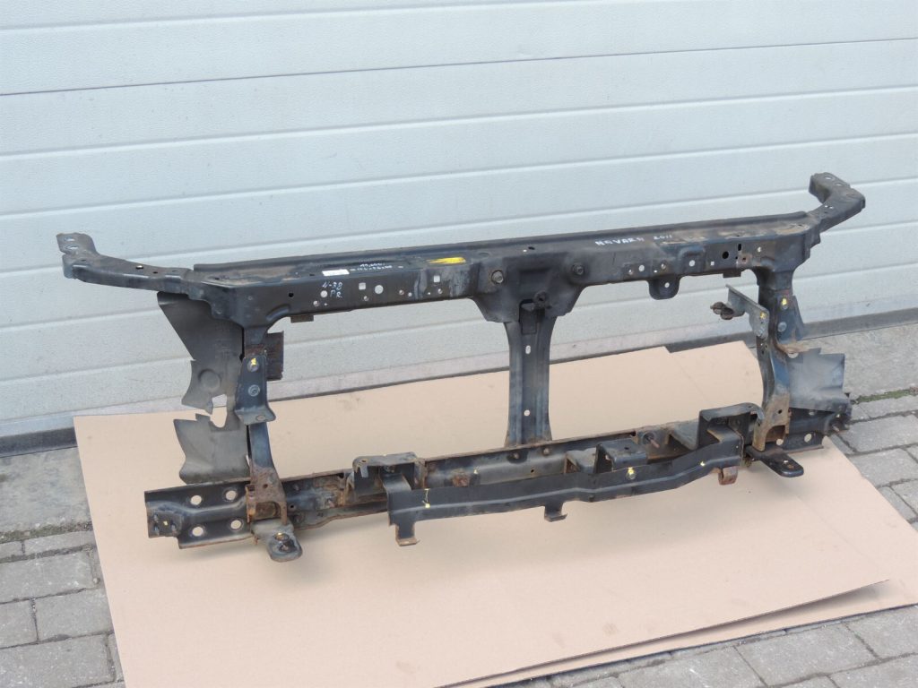Nissan Navara II D40 3.0DCi 4x4 Priekšējais bamperis priekšējais rāmis F25005X2MA