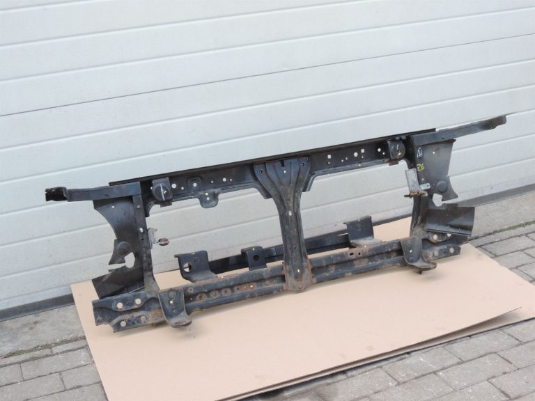 Nissan Navara II D40 3.0DCi 4×4 Priekšējais bamperis priekšējais rāmis F25005X2MA