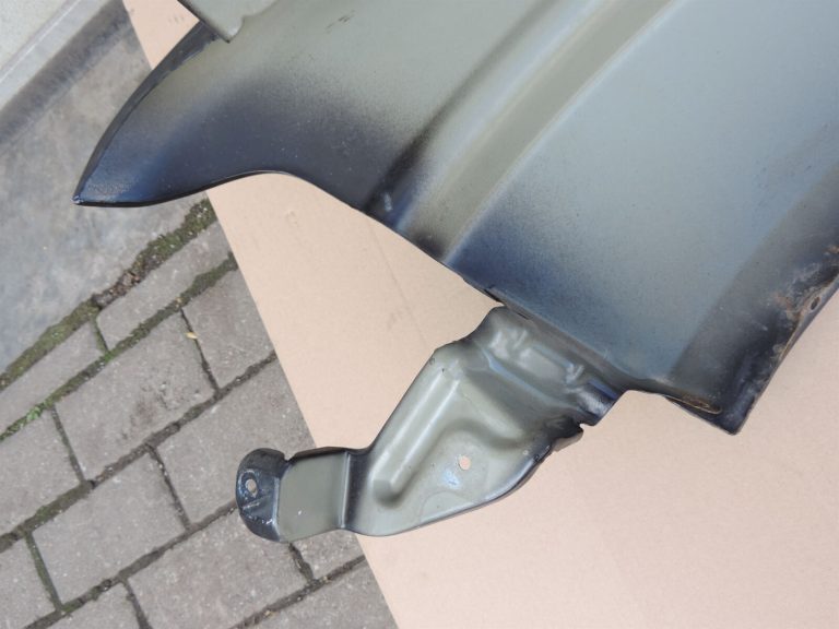 Nissan Navara II D40 NP300 priekšējais labās puses dubļusargs – krāsa – GN0