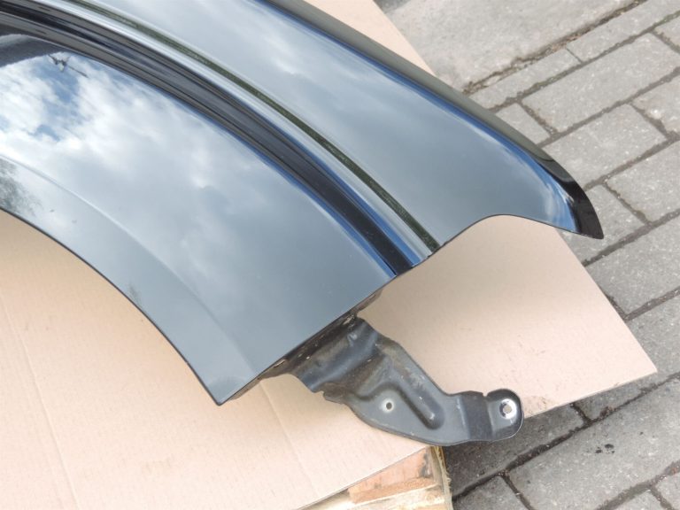 Nissan Navara II D40 NP300 priekšējais labās puses dubļusargs – krāsa – GN0