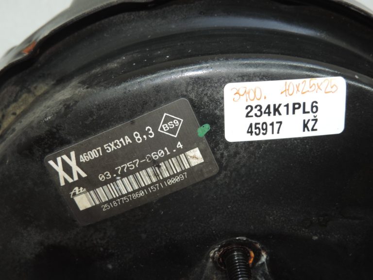 Oriģinālais Nissan Navara II D40 3.0 dCi bremžu pastiprinātājs 472105X31A 460075X31A