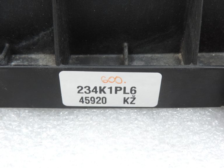 Oriģinālā Nissan Navara II 3.0 dCi gaisa filtra korpusa augšējā daļa 165265X20A
