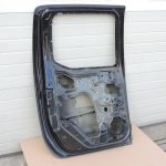 Nissan Navara II D40 NP300 Aizmugurējās kreisās durvis – Krāsa – GN0