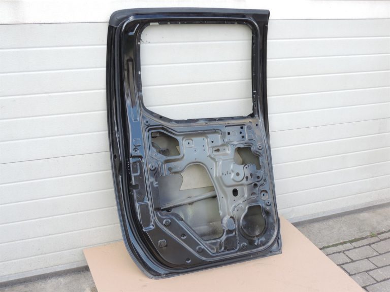 Nissan Navara II D40 NP300 Aizmugurējās kreisās durvis – Krāsa – GN0