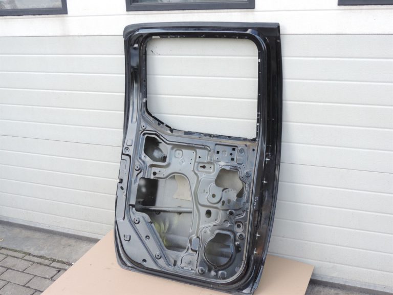 Nissan Navara II D40 NP300 Aizmugurējās kreisās durvis – Krāsa – GN0